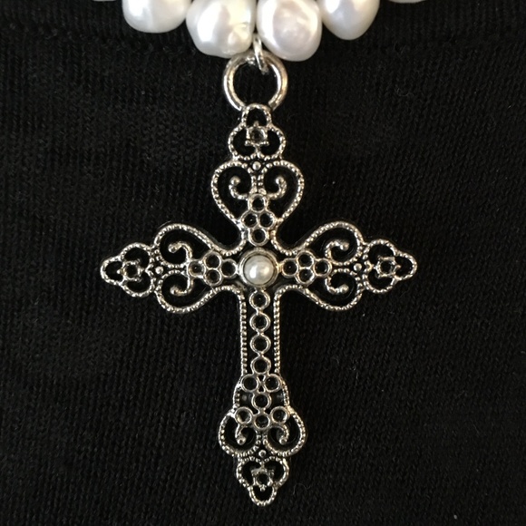 Tudors Elizabeth Real Pearls with Renaissance Cross Necklace, Handmade Replica - Picture 4 of 13